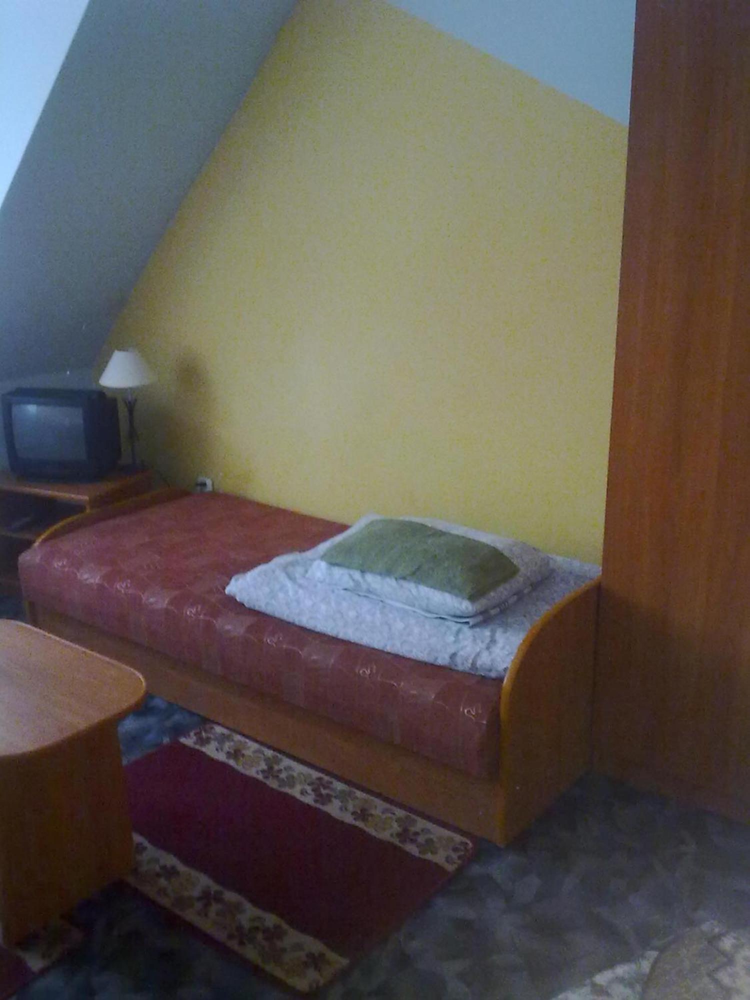 Apartamenty, Pokoje, Noclegi Pracownicze " Skarpa" Wilkasy Exterior photo